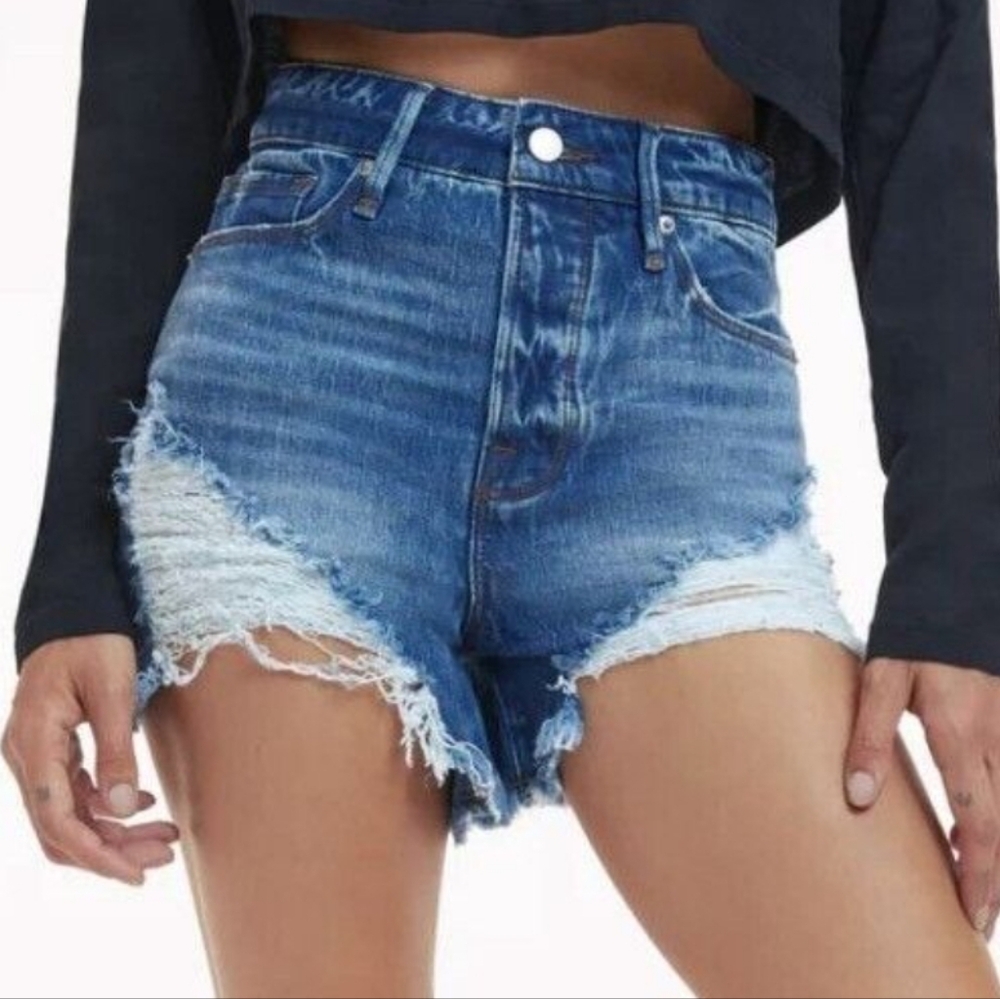 Good American distressed bombshell cut off shorts size 4